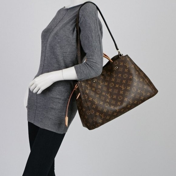 Louis Vuitton Montaigne MM Monogram Shoulder Bag - Picture 16 of 16